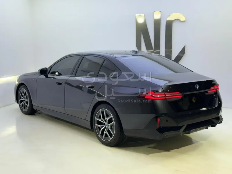 2023 بي ام دبليو الفئة الخامسة 520 أي