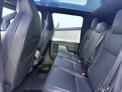 2024 تيسلا سايبر تراك