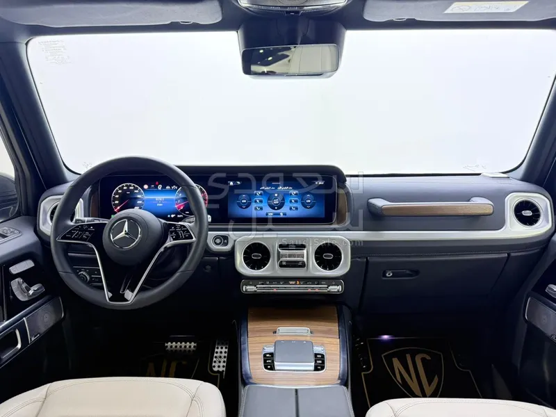 2025 مرسيدس - بنز جي 500