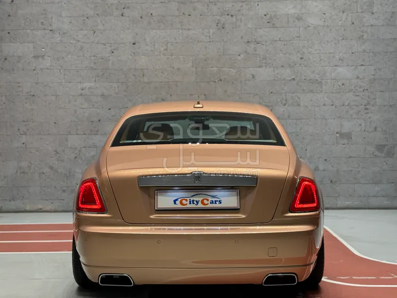 2016 رولز رويس قوست