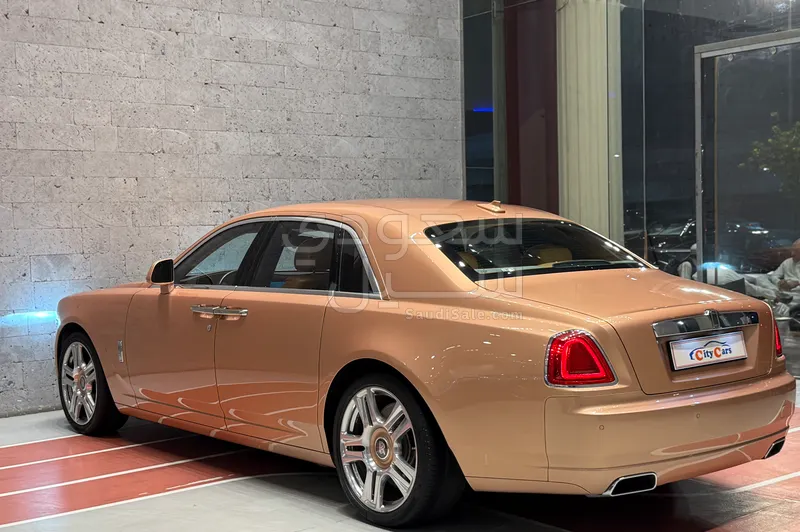 2016 رولز رويس قوست