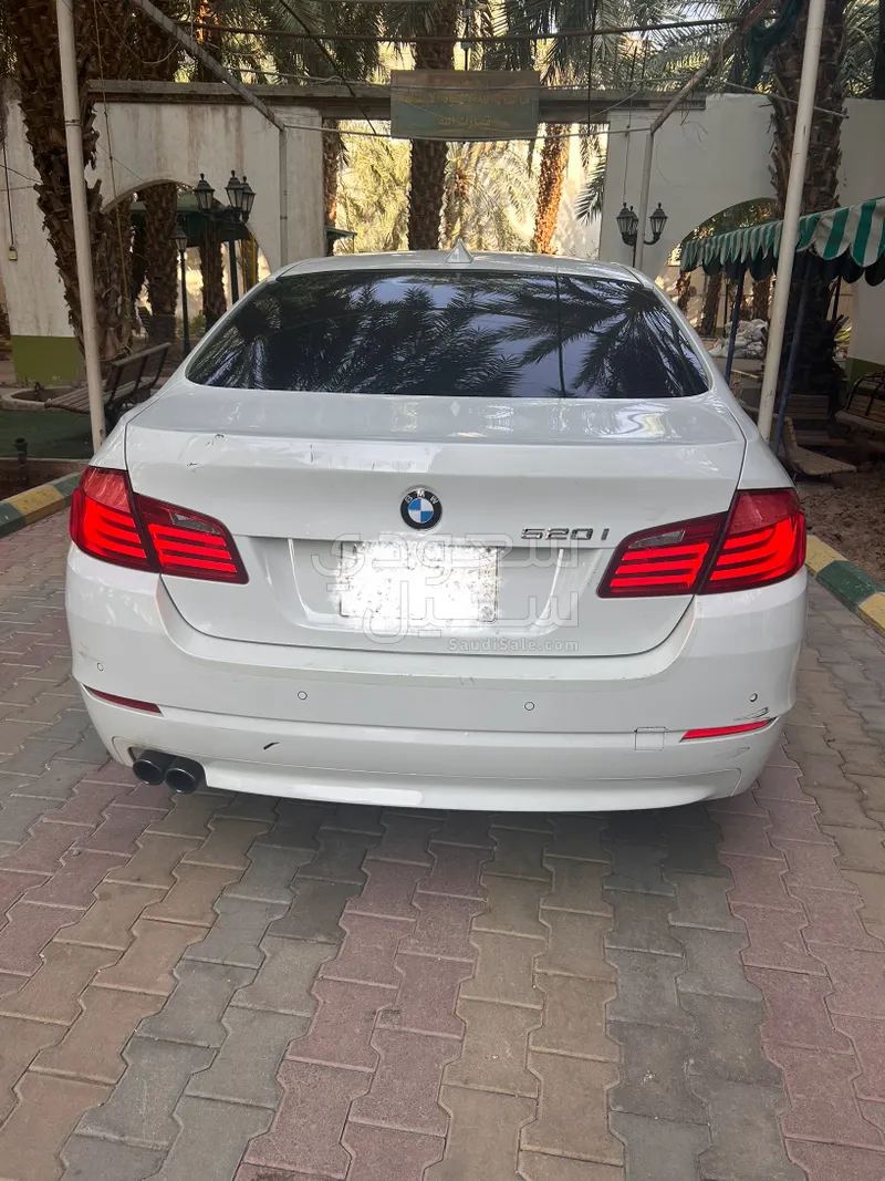 2013 بي ام دبليو الفئة الخامسة 520 أي