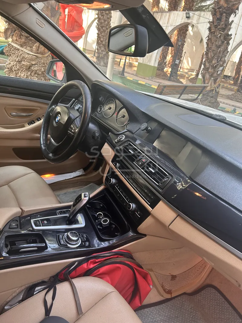 2013 بي ام دبليو الفئة الخامسة 520 أي