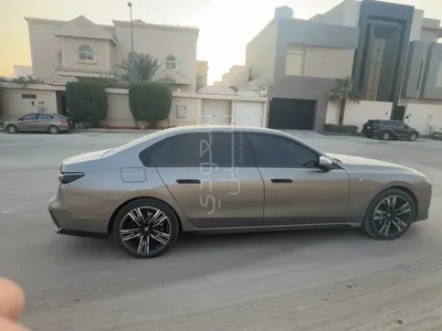 2025 بي ام دبليو الفئة السابعة 735 إل أي