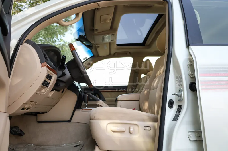 2012 تويوتا لاند كروزر جي اكس ار