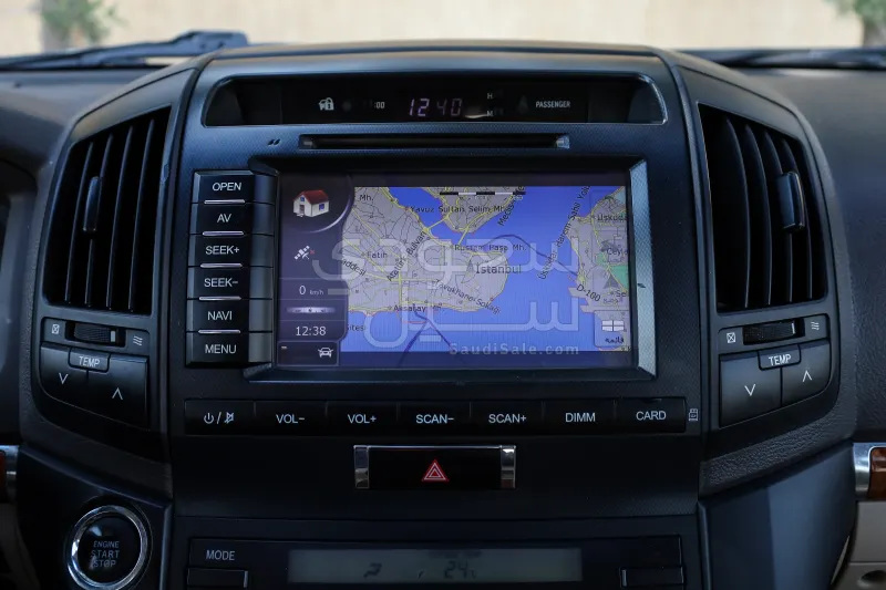 2012 تويوتا لاند كروزر جي اكس ار