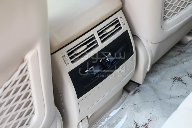 2012 تويوتا لاند كروزر جي اكس ار