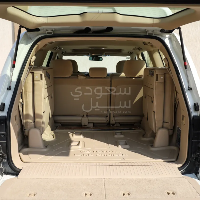 2012 تويوتا لاند كروزر جي اكس ار