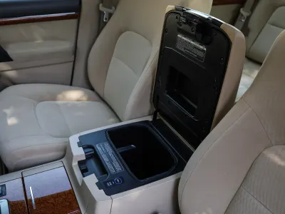 2012 تويوتا لاند كروزر جي اكس ار