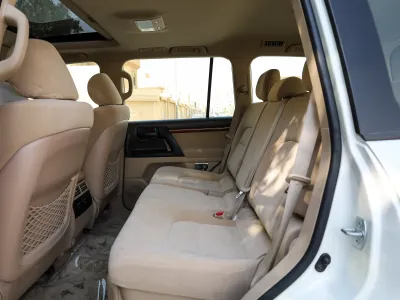 2012 تويوتا لاند كروزر جي اكس ار