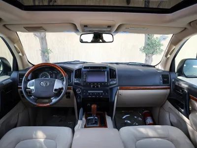 2012 تويوتا لاند كروزر جي اكس ار