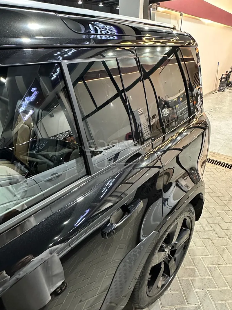 2024 لاند روفر ديفيندر اكس داينمك