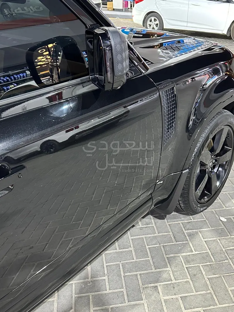 2024 لاند روفر ديفيندر اكس داينمك