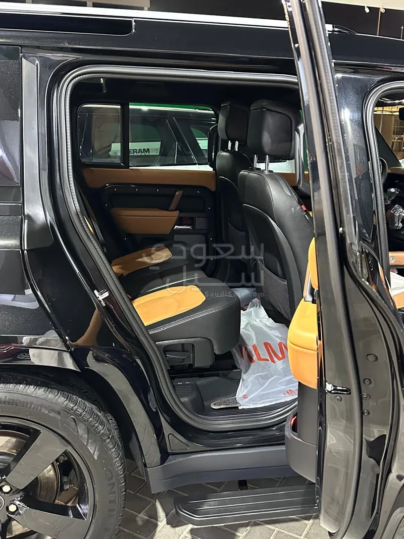 2024 لاند روفر ديفيندر اكس داينمك