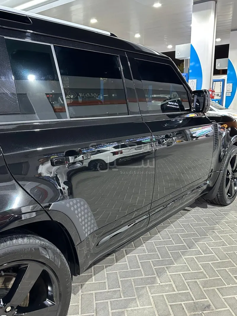 2024 لاند روفر ديفيندر اكس داينمك