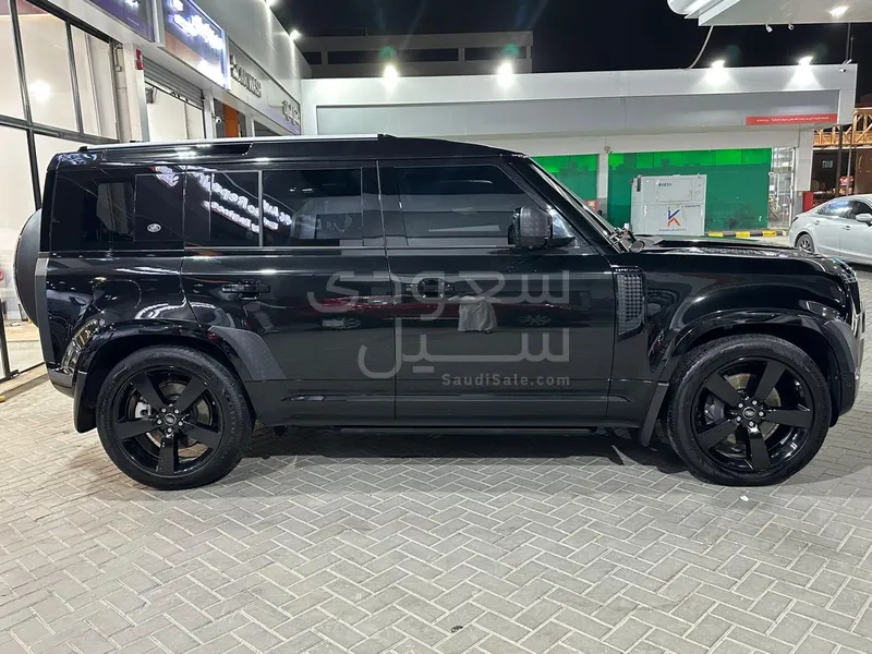 2024 لاند روفر ديفيندر اكس داينمك