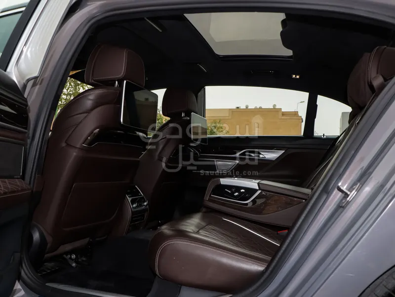 2020 بي ام دبليو الفئة السابعة 740 إل أي