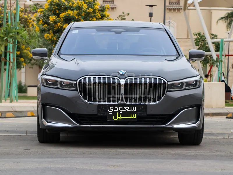 2020 بي ام دبليو الفئة السابعة 740 إل أي