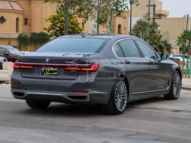 2020 بي ام دبليو الفئة السابعة 740 إل أي