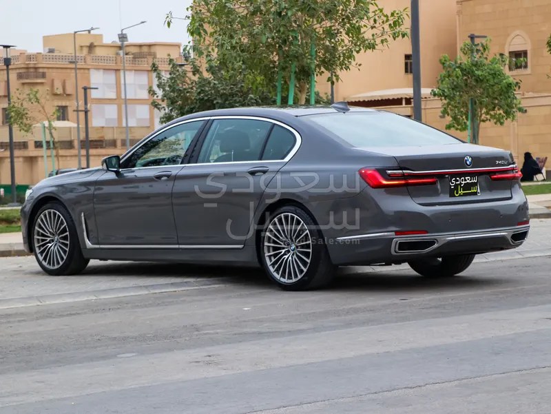 2020 بي ام دبليو الفئة السابعة 740 إل أي