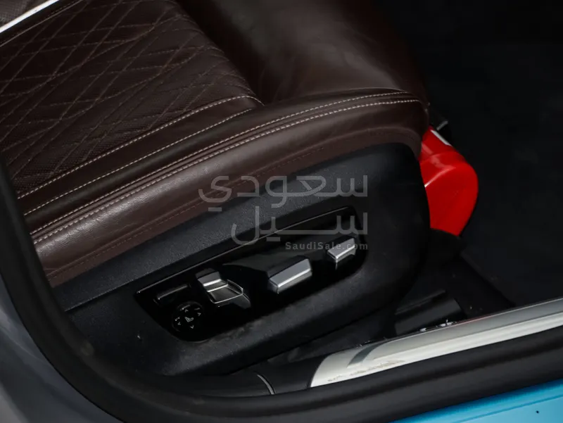 2020 بي ام دبليو الفئة السابعة 740 إل أي