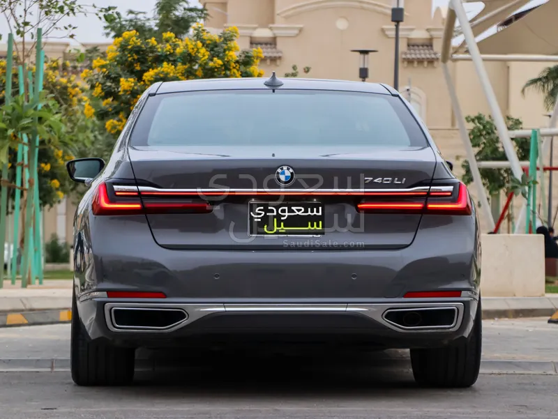 2020 بي ام دبليو الفئة السابعة 740 إل أي