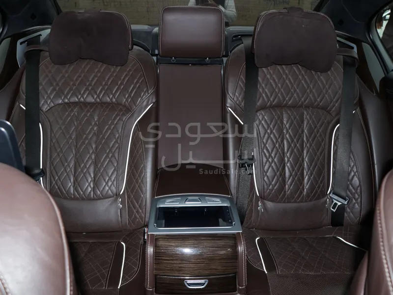 2020 بي ام دبليو الفئة السابعة 740 إل أي