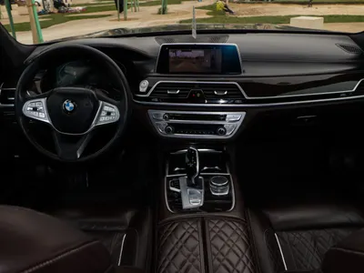 2020 بي ام دبليو الفئة السابعة 740 إل أي