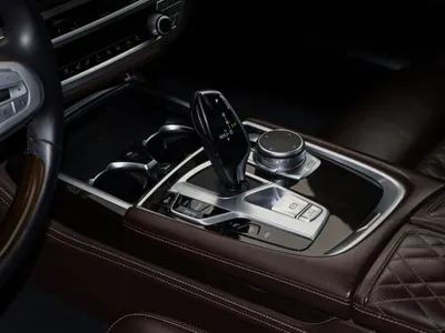 2020 بي ام دبليو الفئة السابعة 740 إل أي