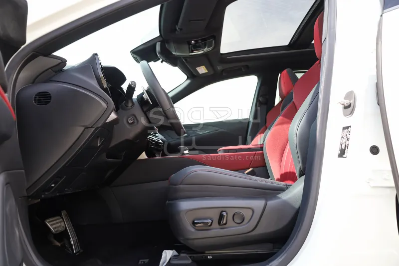 2024 لكزس أر إكس 500إتش