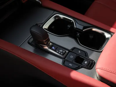 2024 لكزس أر إكس 500إتش