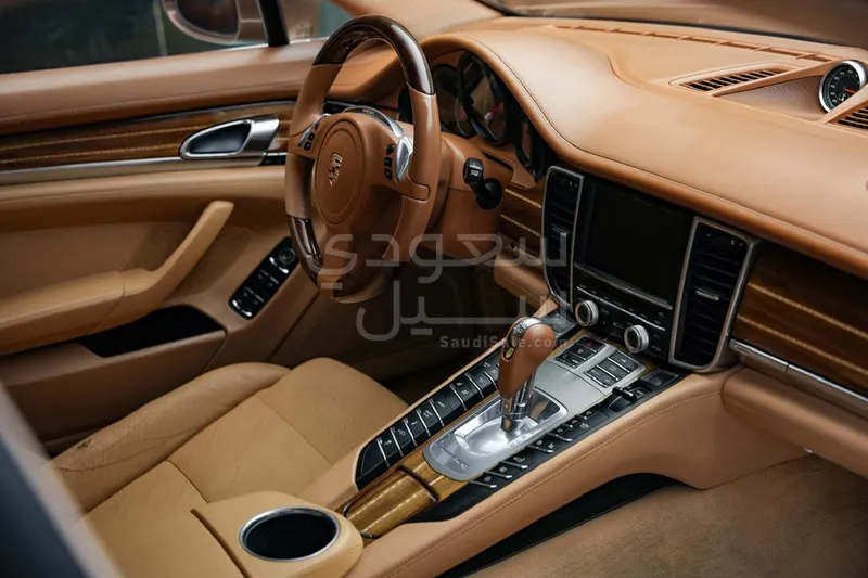 2011 بورش بانميرا توربو اس