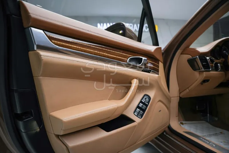 2011 بورش بانميرا توربو اس