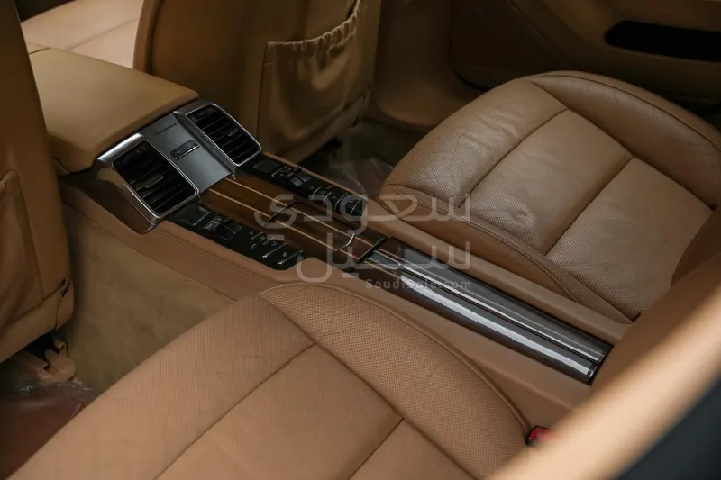 2011 بورش بانميرا توربو اس