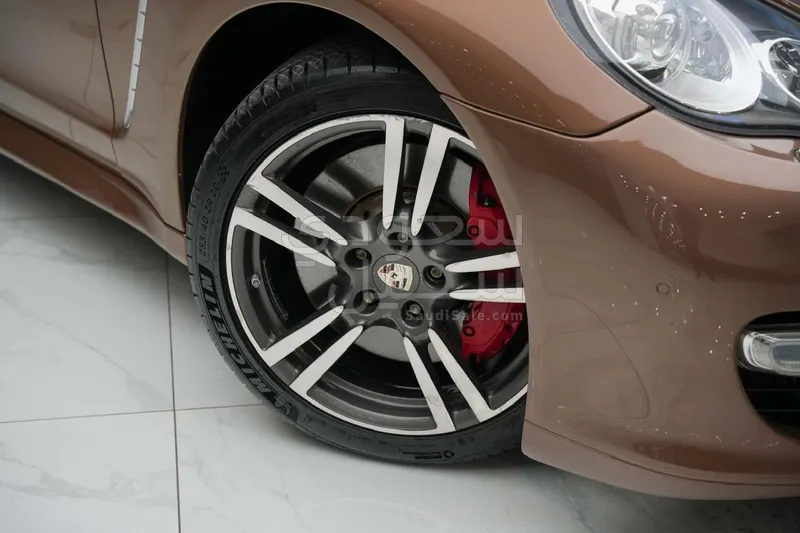 2011 بورش بانميرا توربو اس