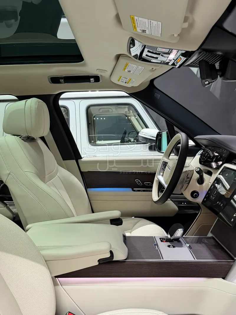 2025 لاند روفر رينج روفر اتش اس اي