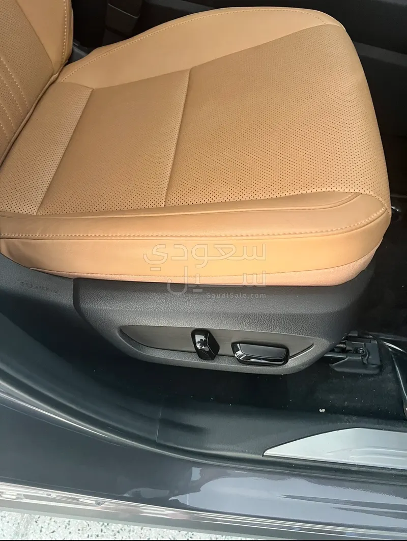 2022 لكزس إن إكس 350