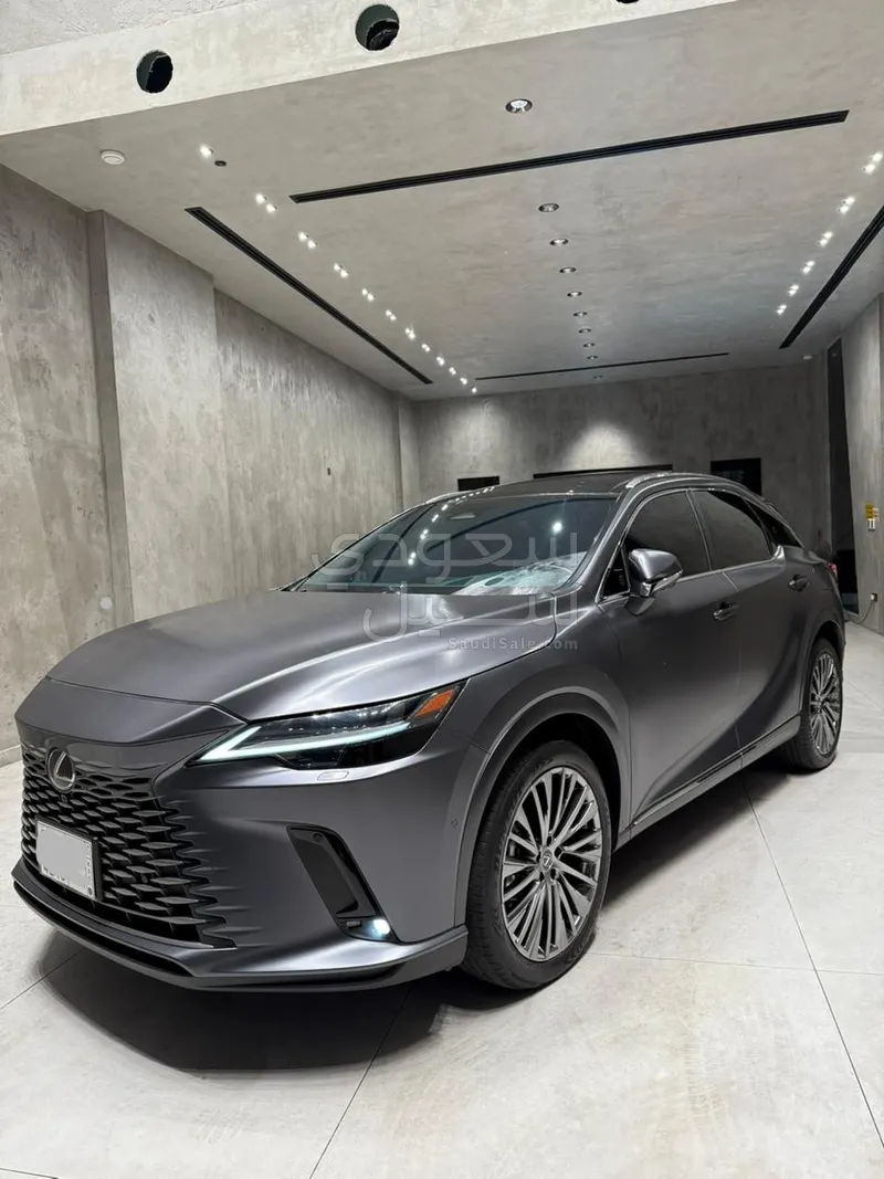 2024 لكزس أر إكس 350