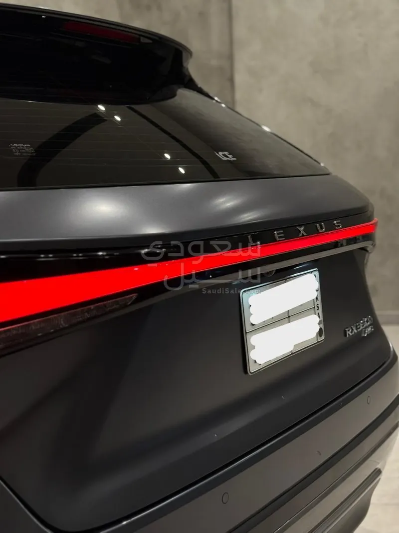 2024 لكزس أر إكس 350