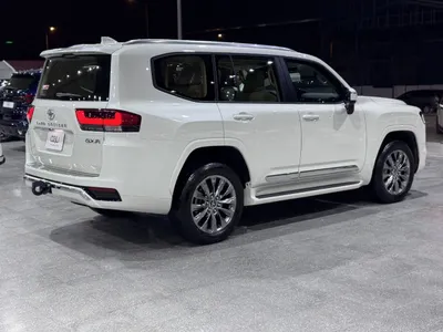 2025 تويوتا لاند كروزر جي اكس ار