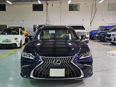2023 لكزس إي إس 350