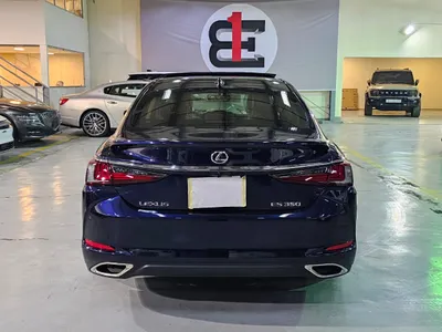 2023 لكزس إي إس 350