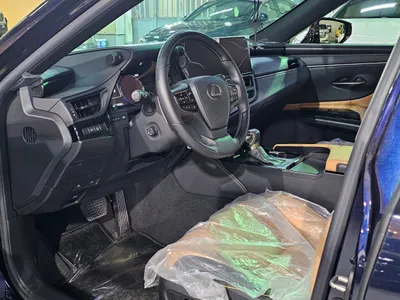 2023 لكزس إي إس 350