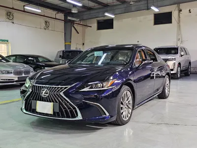 2023 لكزس إي إس 350