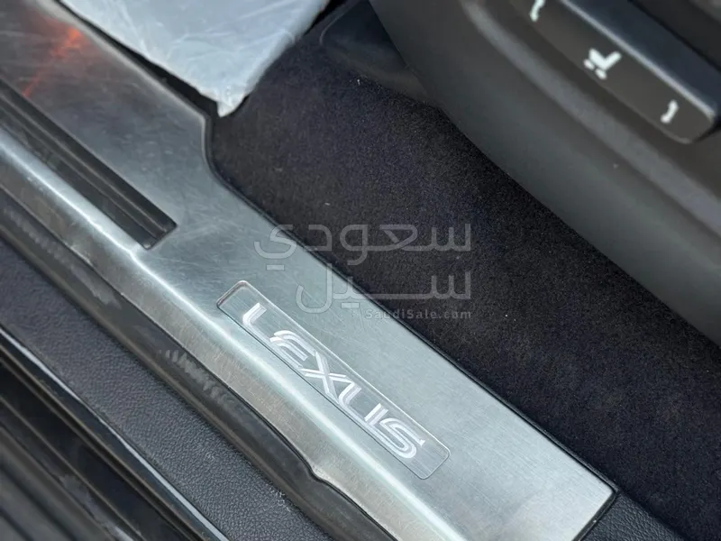 2013 لكزس إل إكس 570