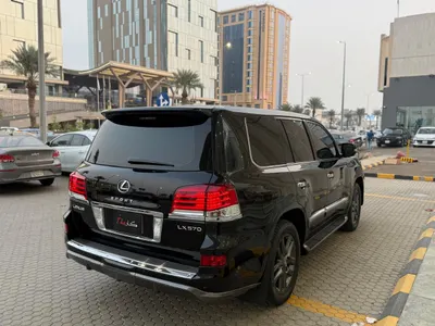 2013 لكزس إل إكس 570