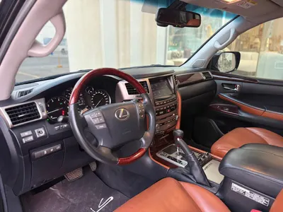 2013 لكزس إل إكس 570