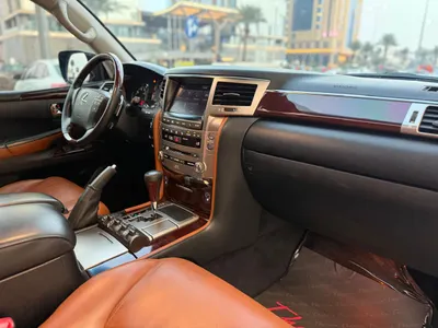 2013 لكزس إل إكس 570