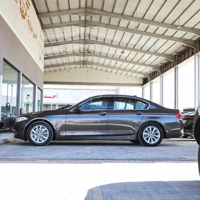 2013 بي ام دبليو الفئة الخامسة 520 أي