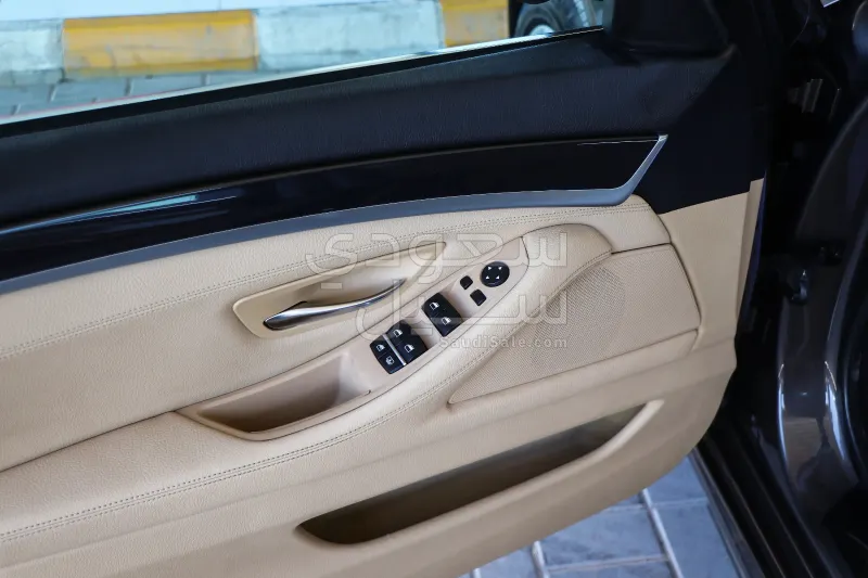 2013 بي ام دبليو الفئة الخامسة 520 أي